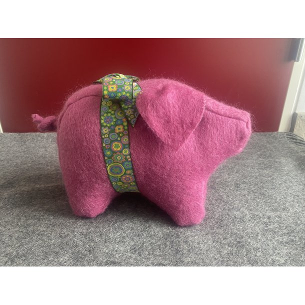 Gurli Gris i plantefarvet mohair